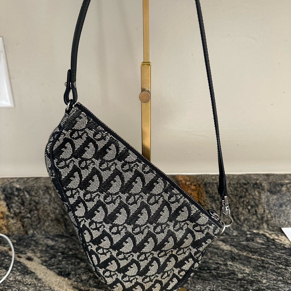 ✨💎 FULL INCLUSION💎✨VINTAGE Christian Dior Trotter saddle bag w/Dustbag,box,COA. - Picture 4 of 16